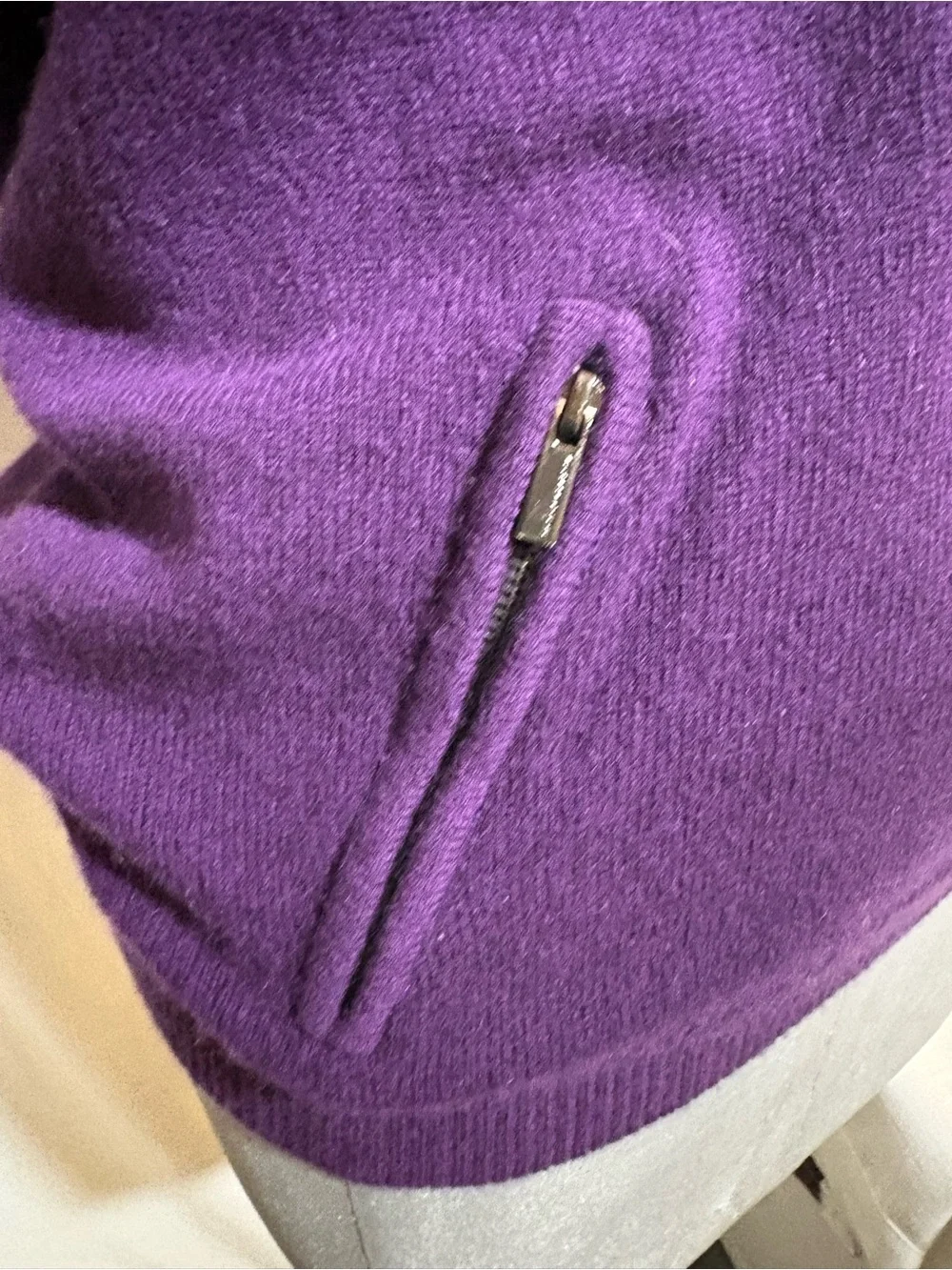 BCBGMAXAZRIA 100% Cashmere Convertible Zip Sweater Luxe Plum Purple NWOT Sz XS/S - Picture 9 of 12